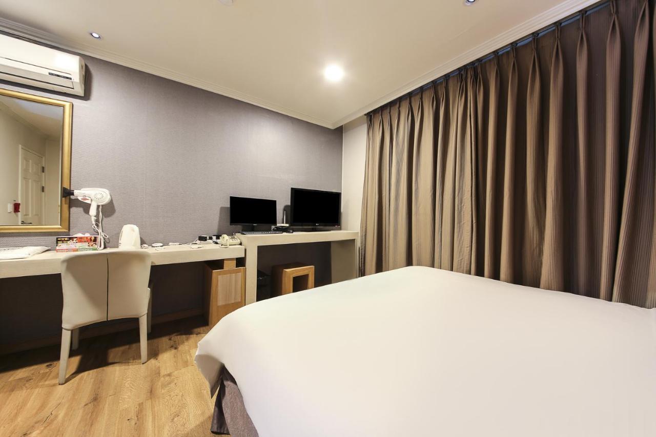 Central Hotel Changwon Dış mekan fotoğraf