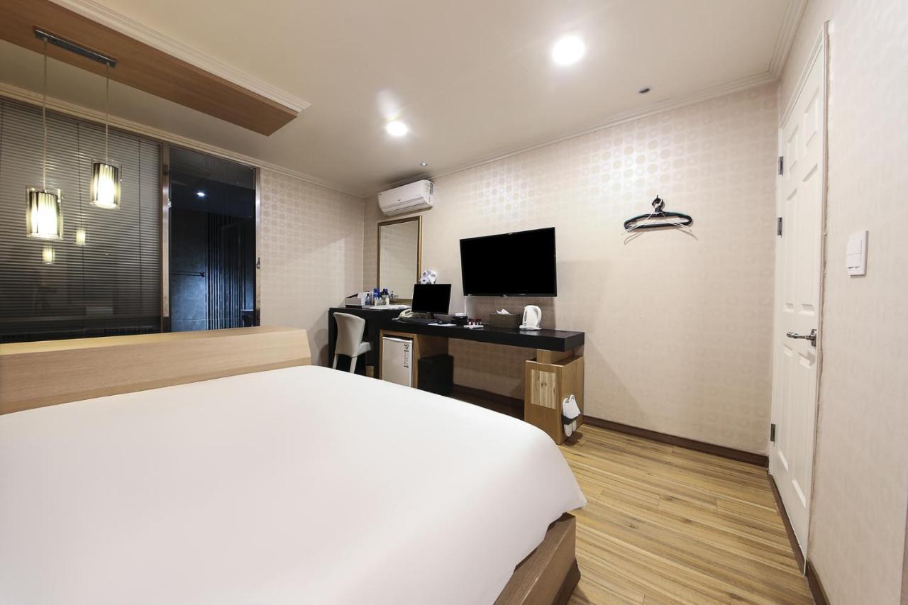 Central Hotel Changwon Dış mekan fotoğraf