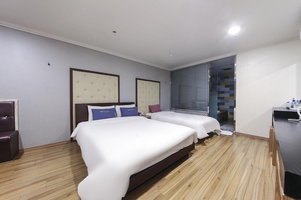 Central Hotel Changwon Dış mekan fotoğraf