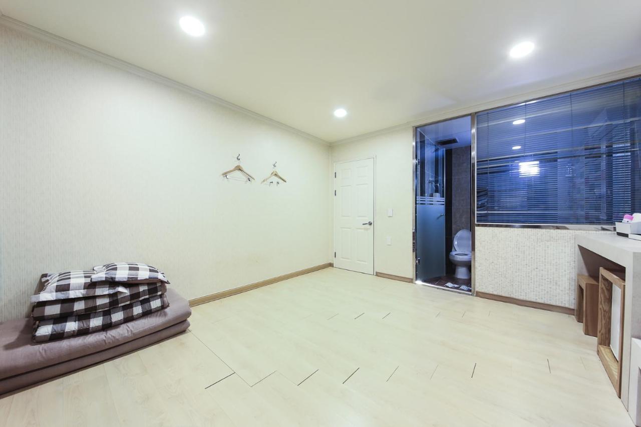 Central Hotel Changwon Dış mekan fotoğraf