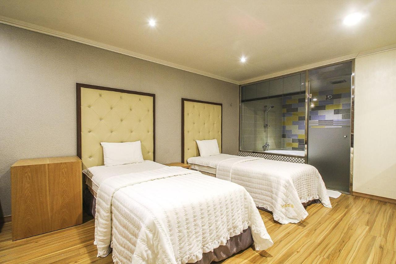 Central Hotel Changwon Dış mekan fotoğraf