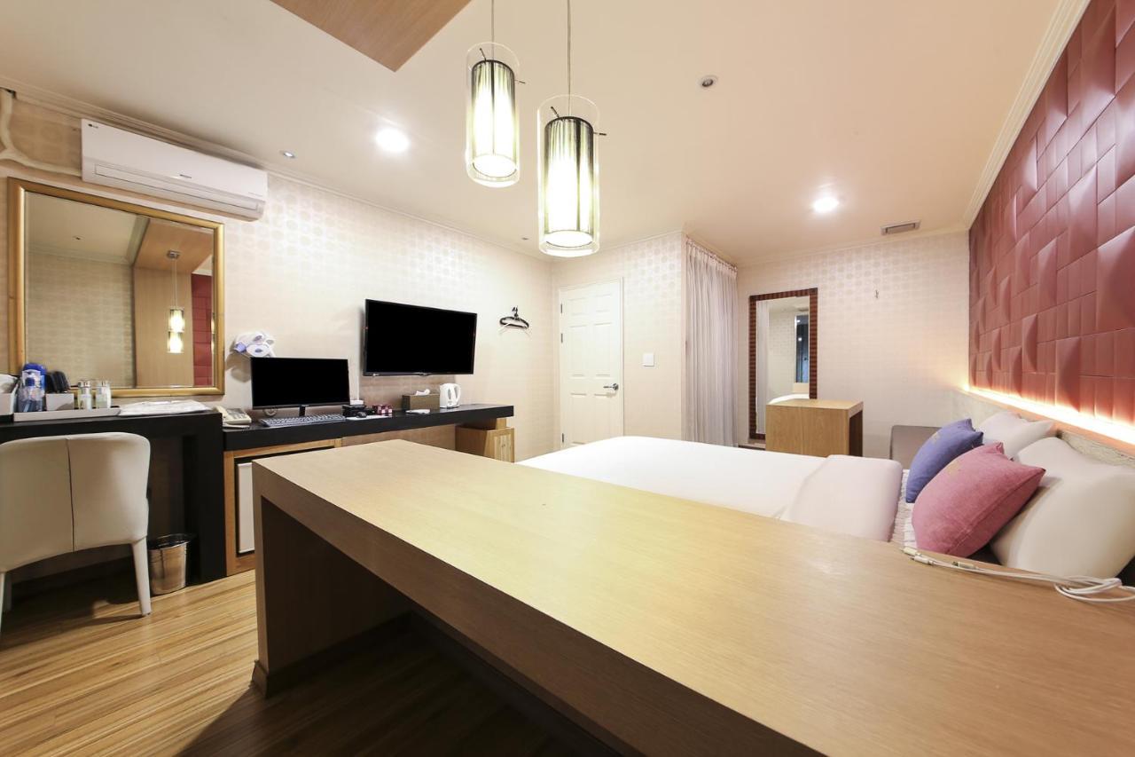 Central Hotel Changwon Dış mekan fotoğraf