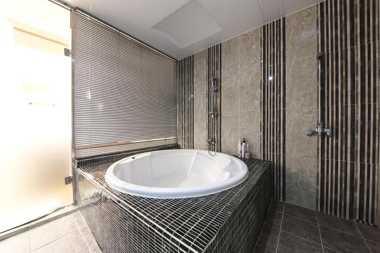 Central Hotel Changwon Dış mekan fotoğraf