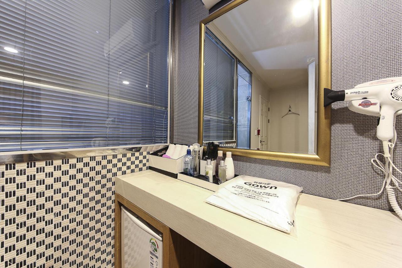 Central Hotel Changwon Dış mekan fotoğraf