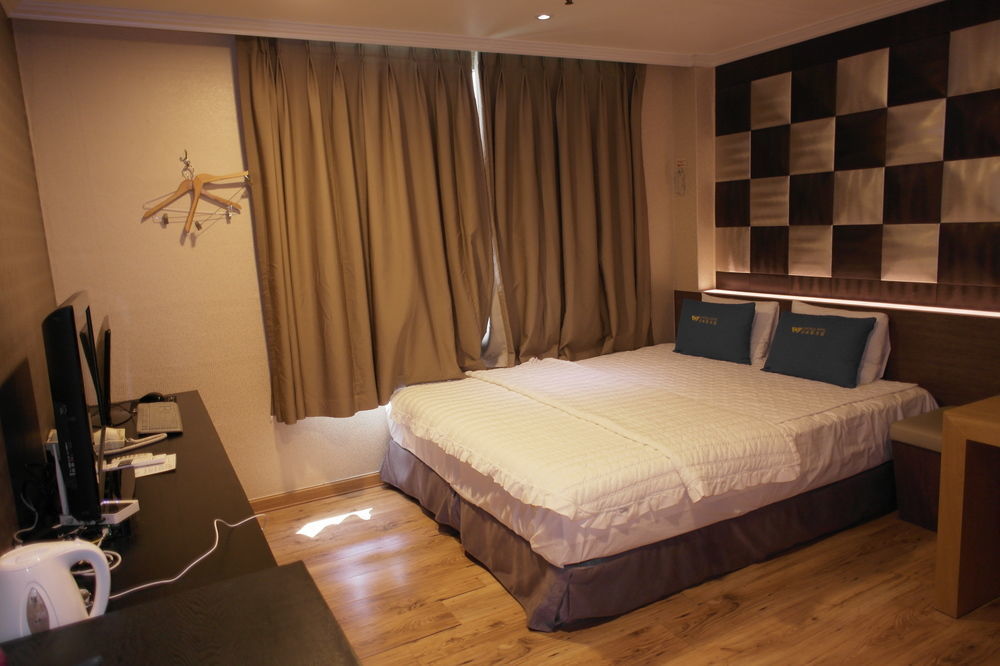 Central Hotel Changwon Dış mekan fotoğraf