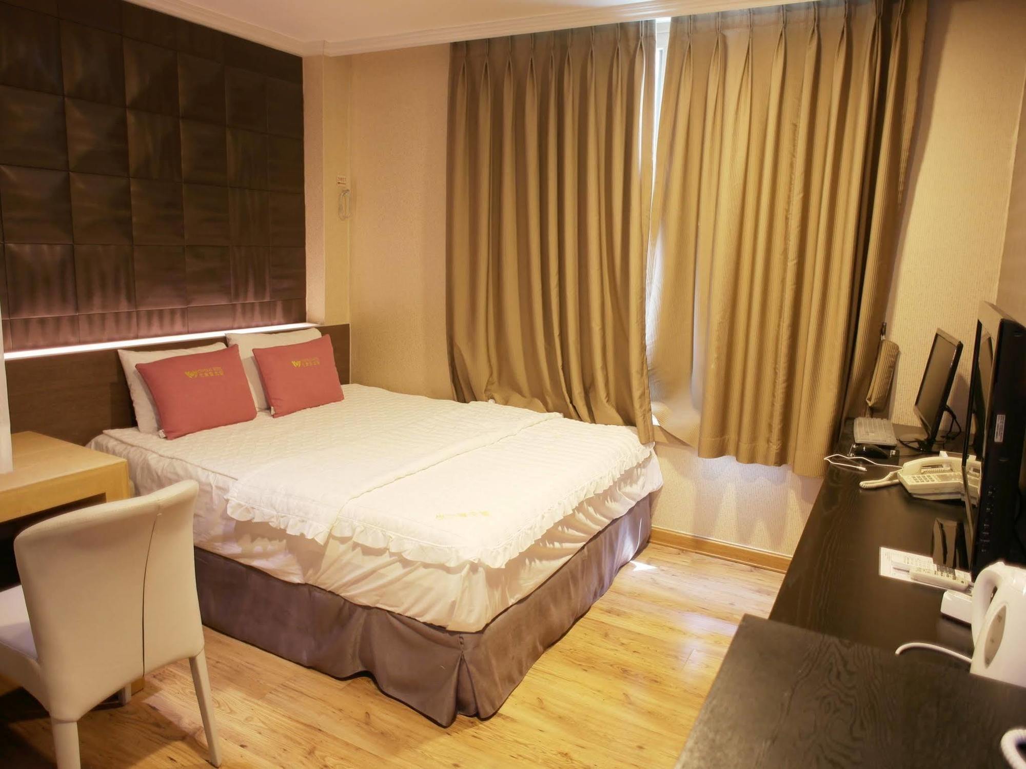 Central Hotel Changwon Dış mekan fotoğraf