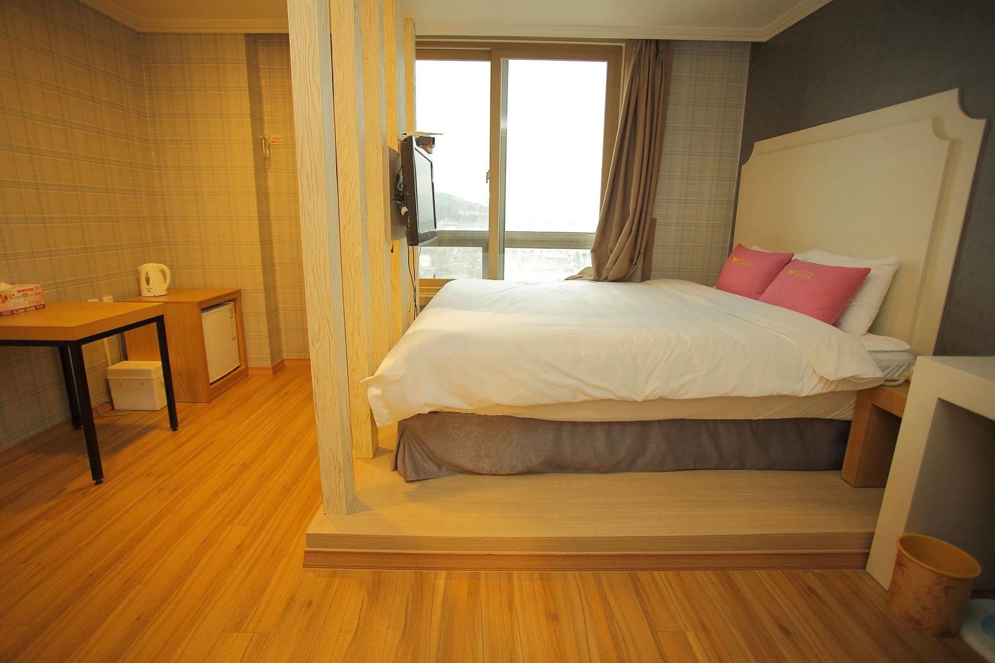 Central Hotel Changwon Dış mekan fotoğraf