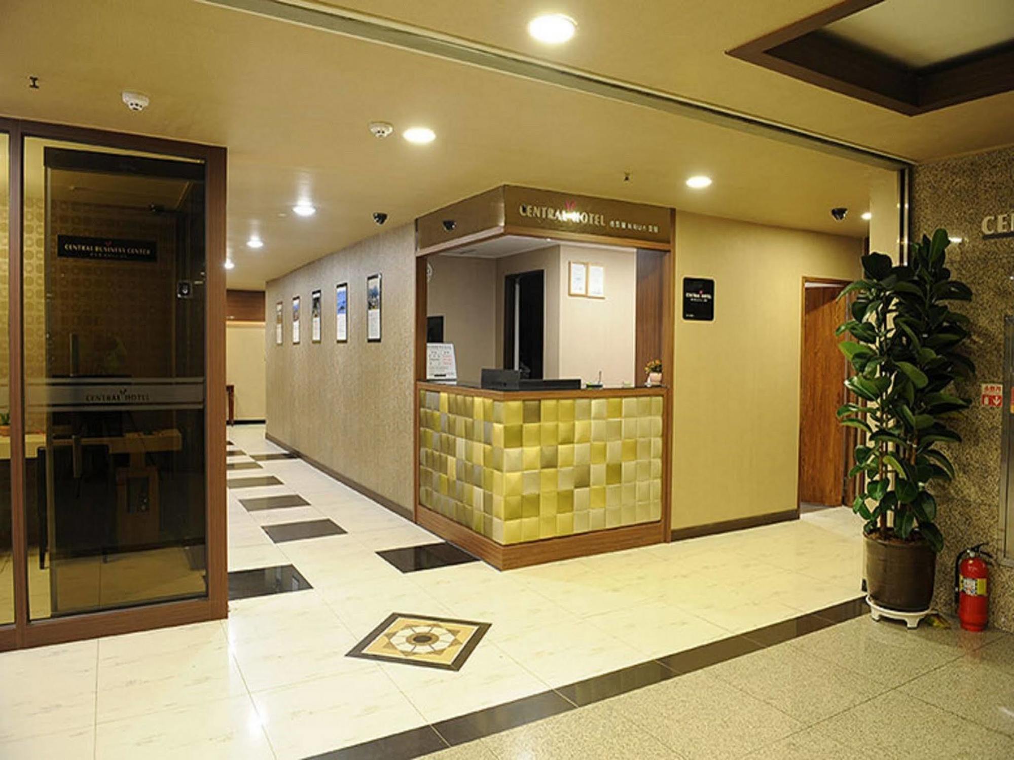 Central Hotel Changwon Dış mekan fotoğraf