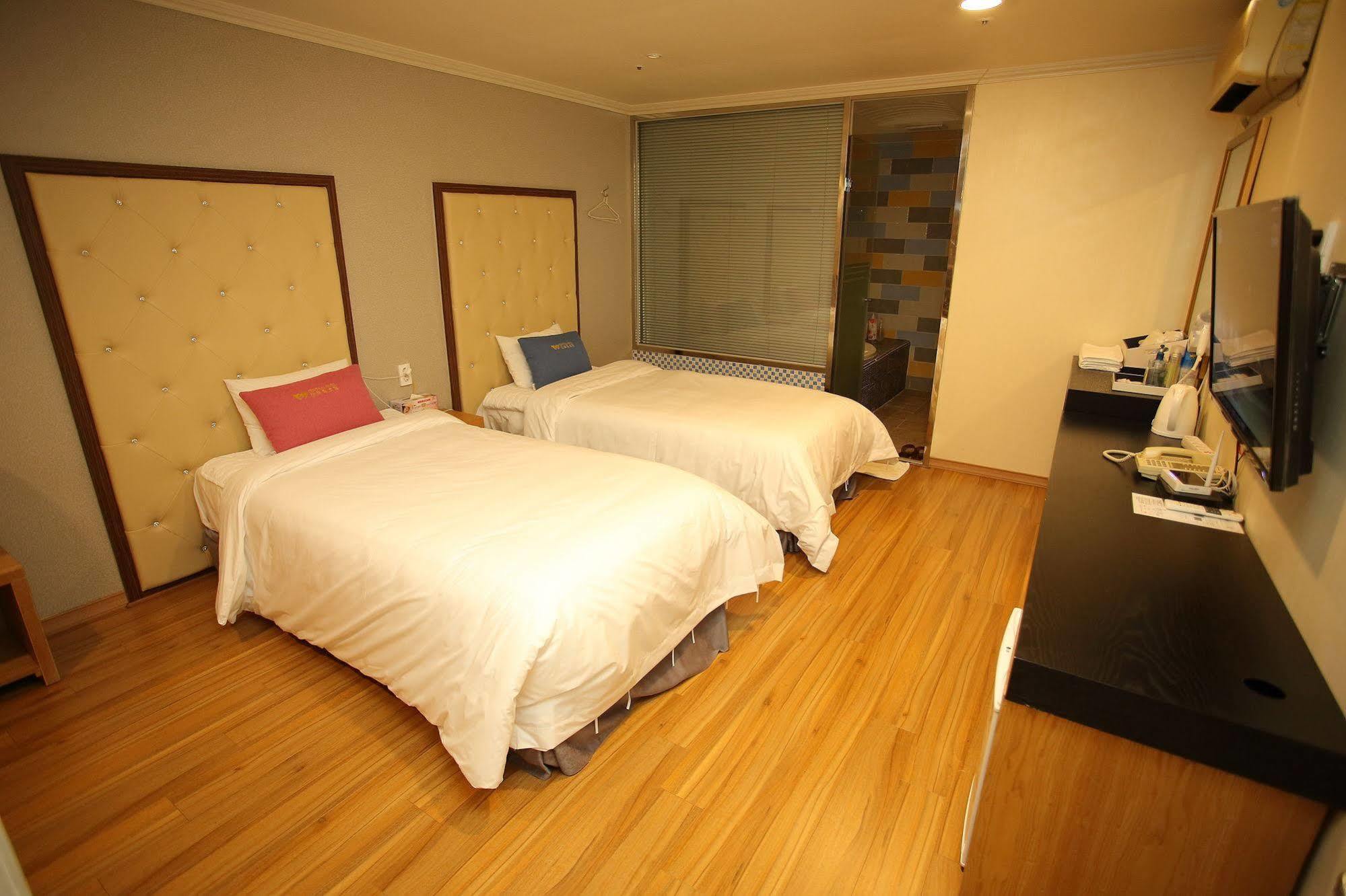 Central Hotel Changwon Dış mekan fotoğraf